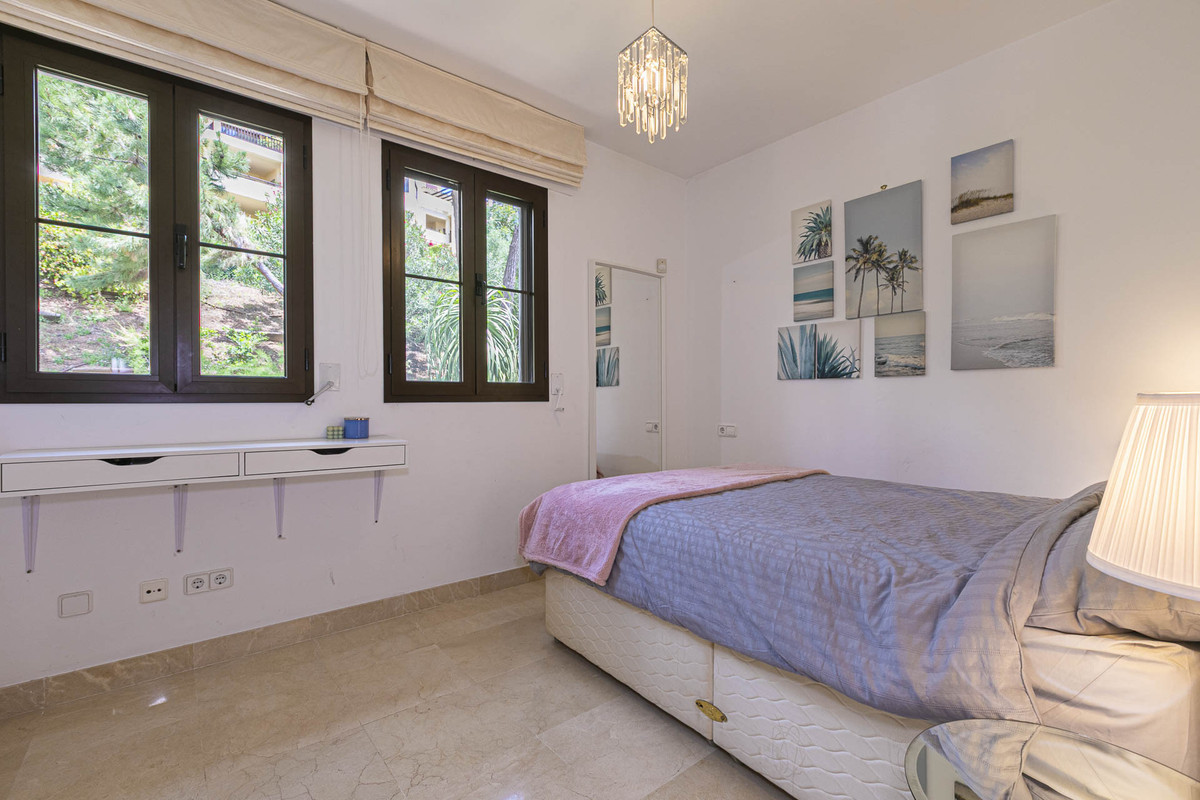 74377c94d9ec2b12616c8f2503eb7de0 - 31