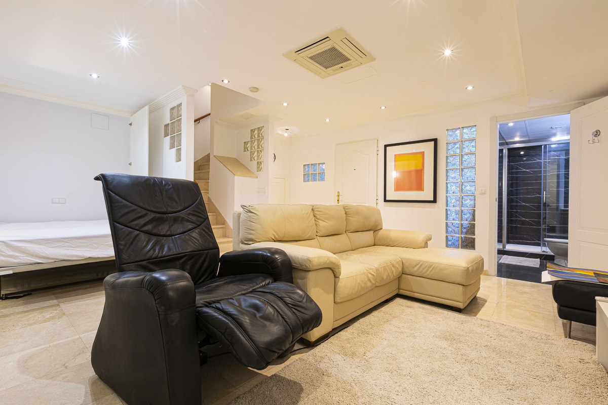 74377c94d9ec2b12616c8f2503eb7de0 - 53