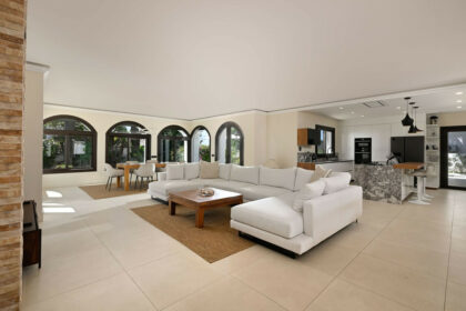 743de66318d7e8d29fceb6c6e0f2891d - 11