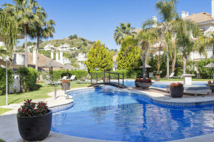 74aa90f85ff5b6d56fce126e96d29c28 - 21