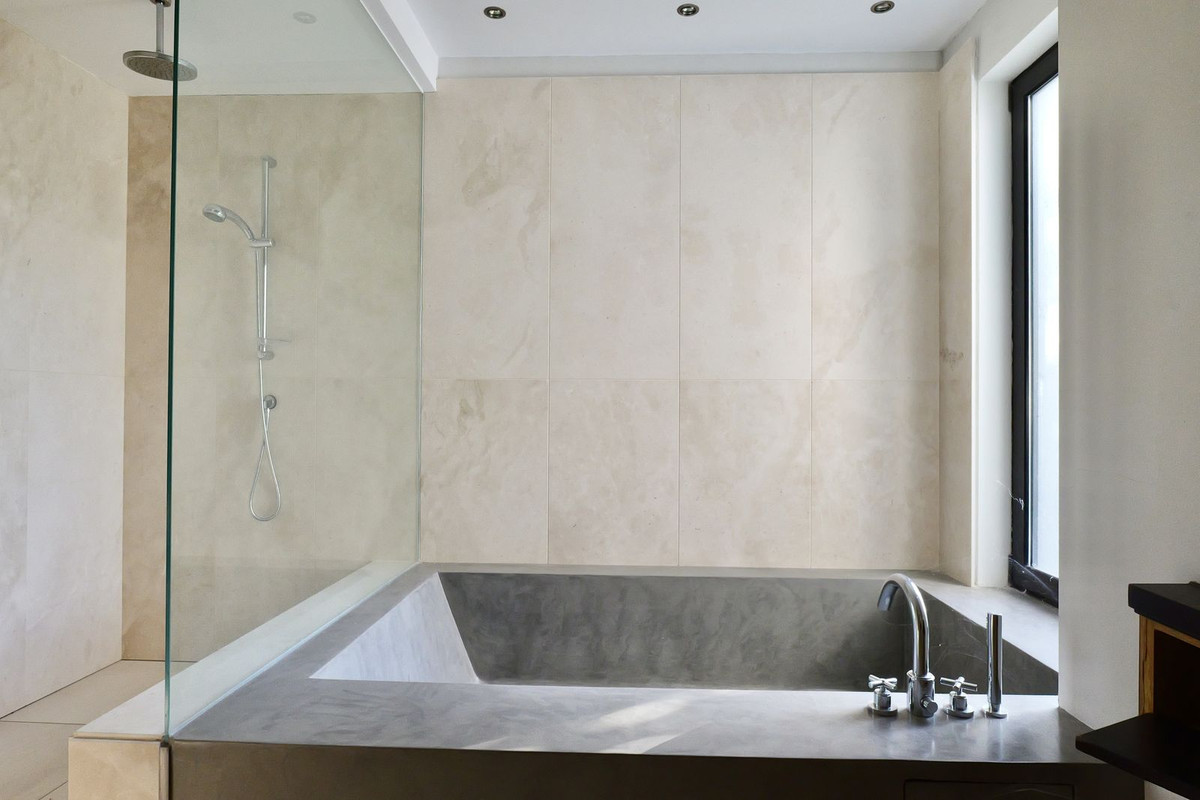 74ec834098689b51f6f100eea1ad485c - 40