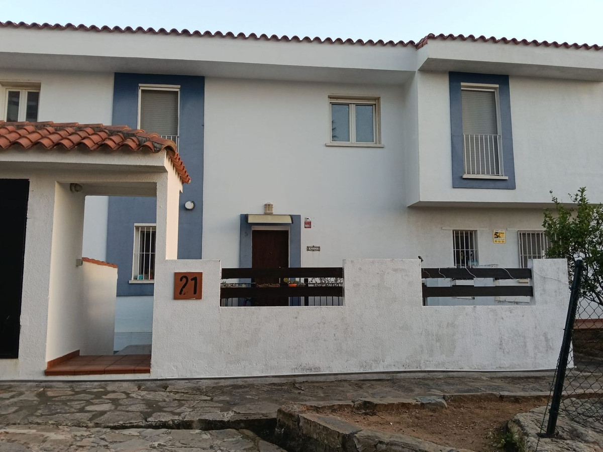 752fda39705c1168d110848691bb263f - 3