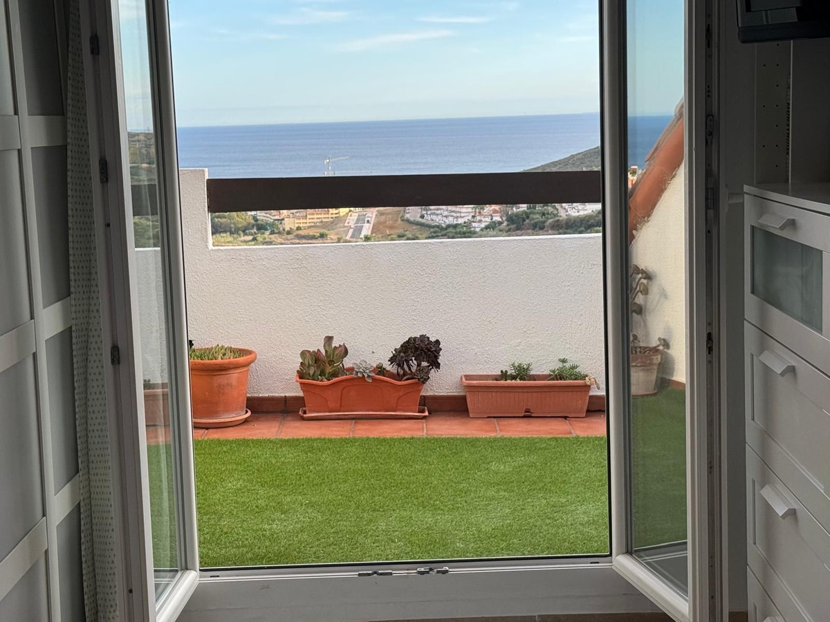 752fda39705c1168d110848691bb263f - 32