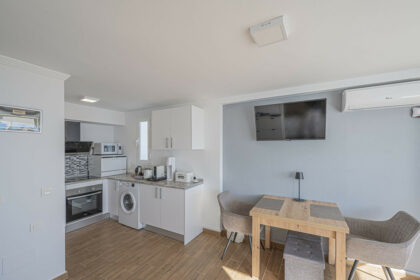 75a6c115644a4ce3cedc569a16146e39 - 8