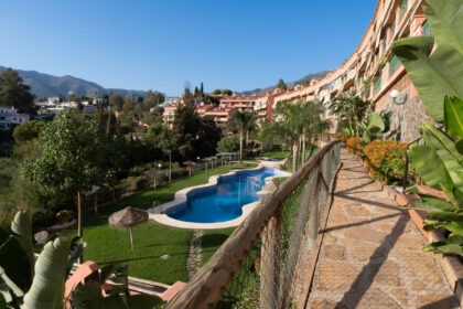 75c3cd9d4fa93f64177f7e0fd97fea7e - 1