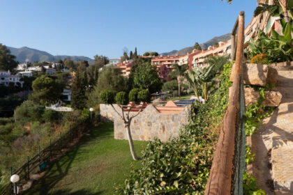 75c3cd9d4fa93f64177f7e0fd97fea7e - 30