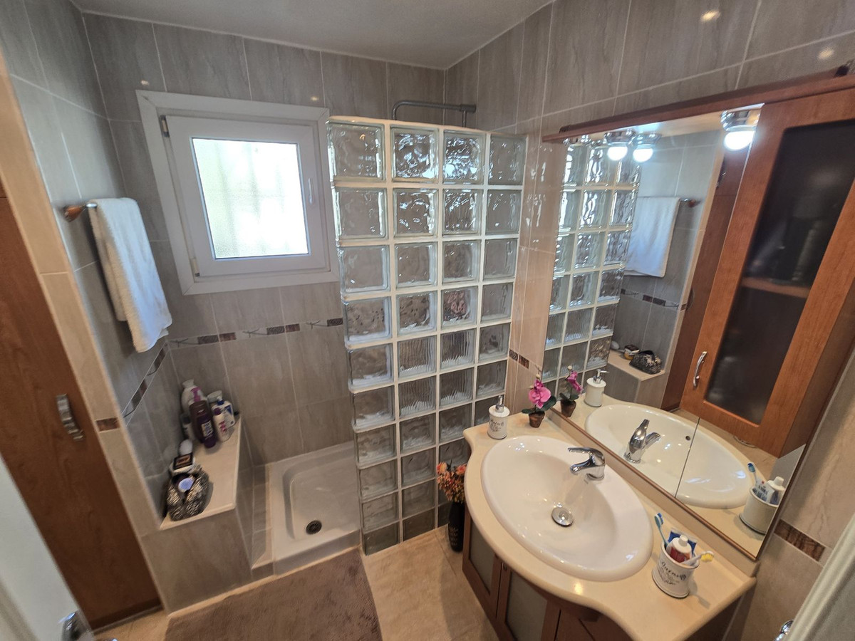 75d89ede1384f3a0eb06797e514ed62c - 11