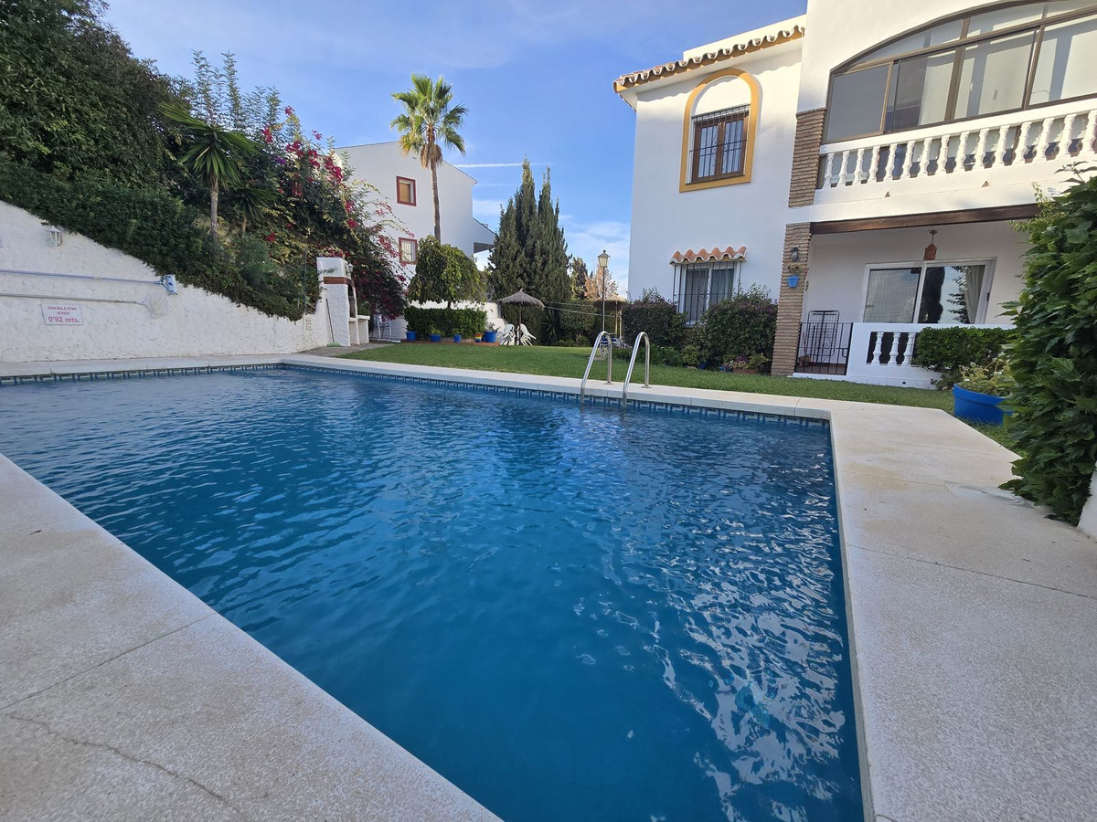 75d89ede1384f3a0eb06797e514ed62c - 2