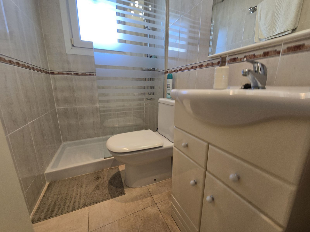 75d89ede1384f3a0eb06797e514ed62c - 23