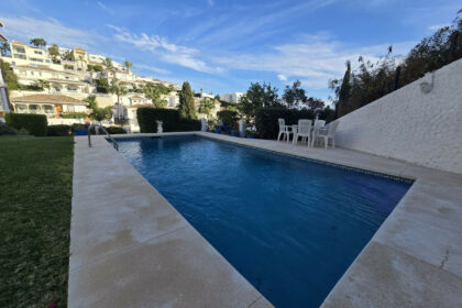 75d89ede1384f3a0eb06797e514ed62c - 25