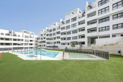 768533c434003bd7746615435e1ec6c8 - 20