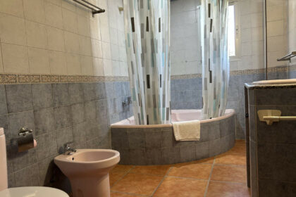 77fdfd9cdb8e303532617cec73e04f92 - 23