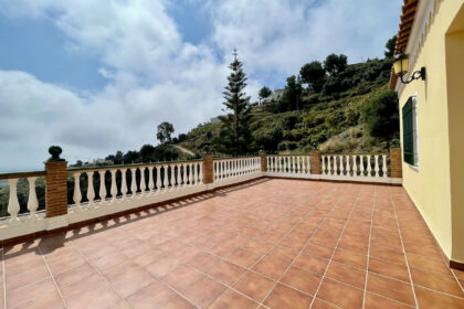 77fdfd9cdb8e303532617cec73e04f92 - 24