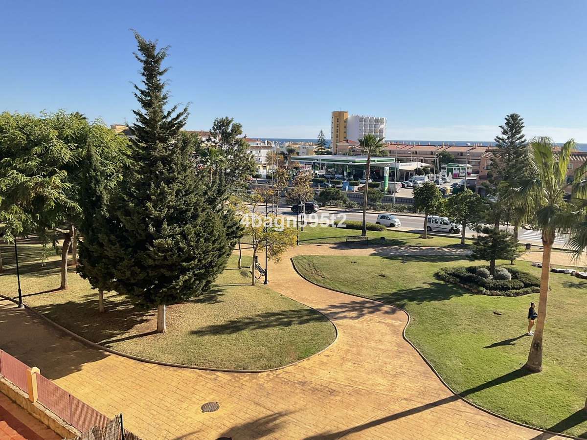 791e127b1951b7a69f0f639ab444c2ab - 19