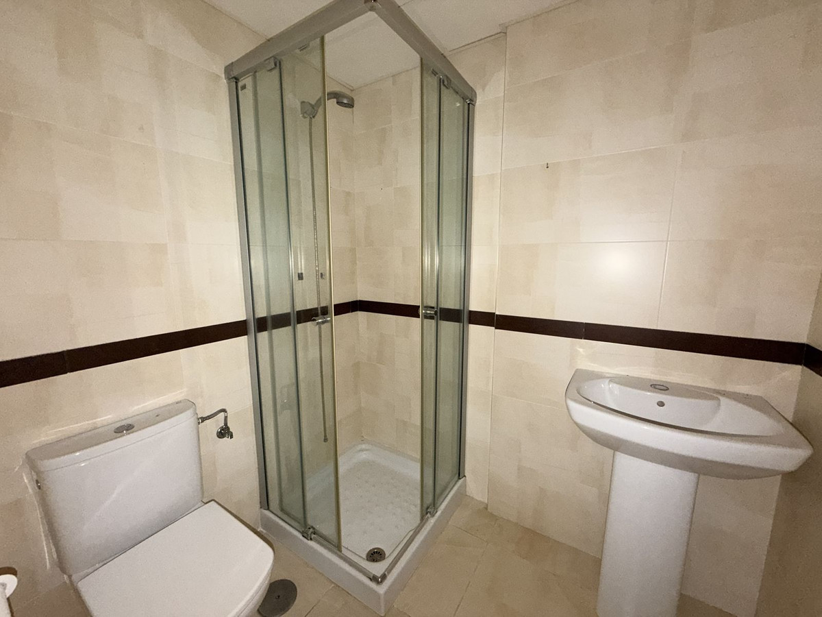 796eaf1c5a4cf98f8236e8c8a52a9546 - 24