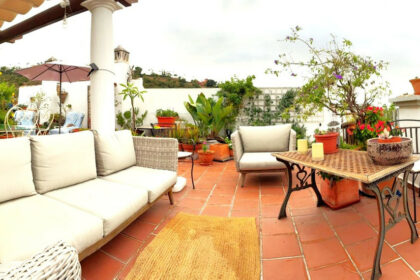 79d76cc36e8c2552a47f9a22019a12c1 - 84