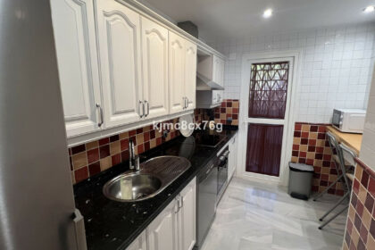 7aa52a33f0f6d91d6201f0047fc83a8b - 10