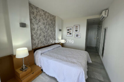 7aa52a33f0f6d91d6201f0047fc83a8b - 15