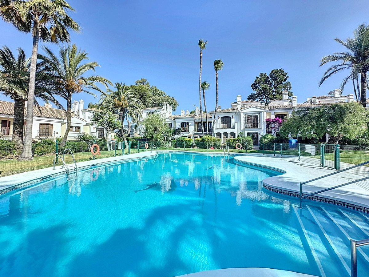 7b263c64d2d0a8c56a9b29f55a10f5fa - 1