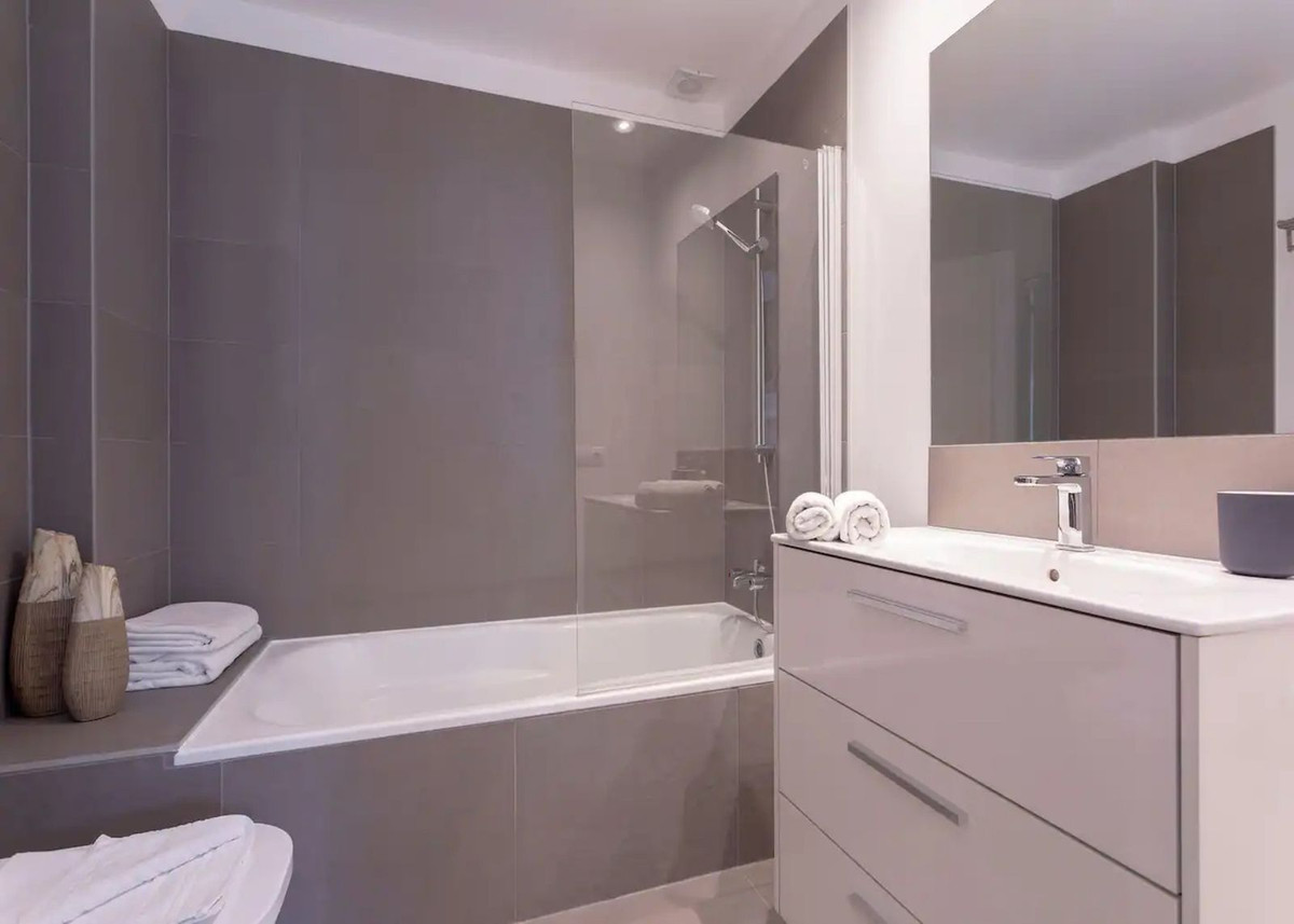 7b263c64d2d0a8c56a9b29f55a10f5fa - 11