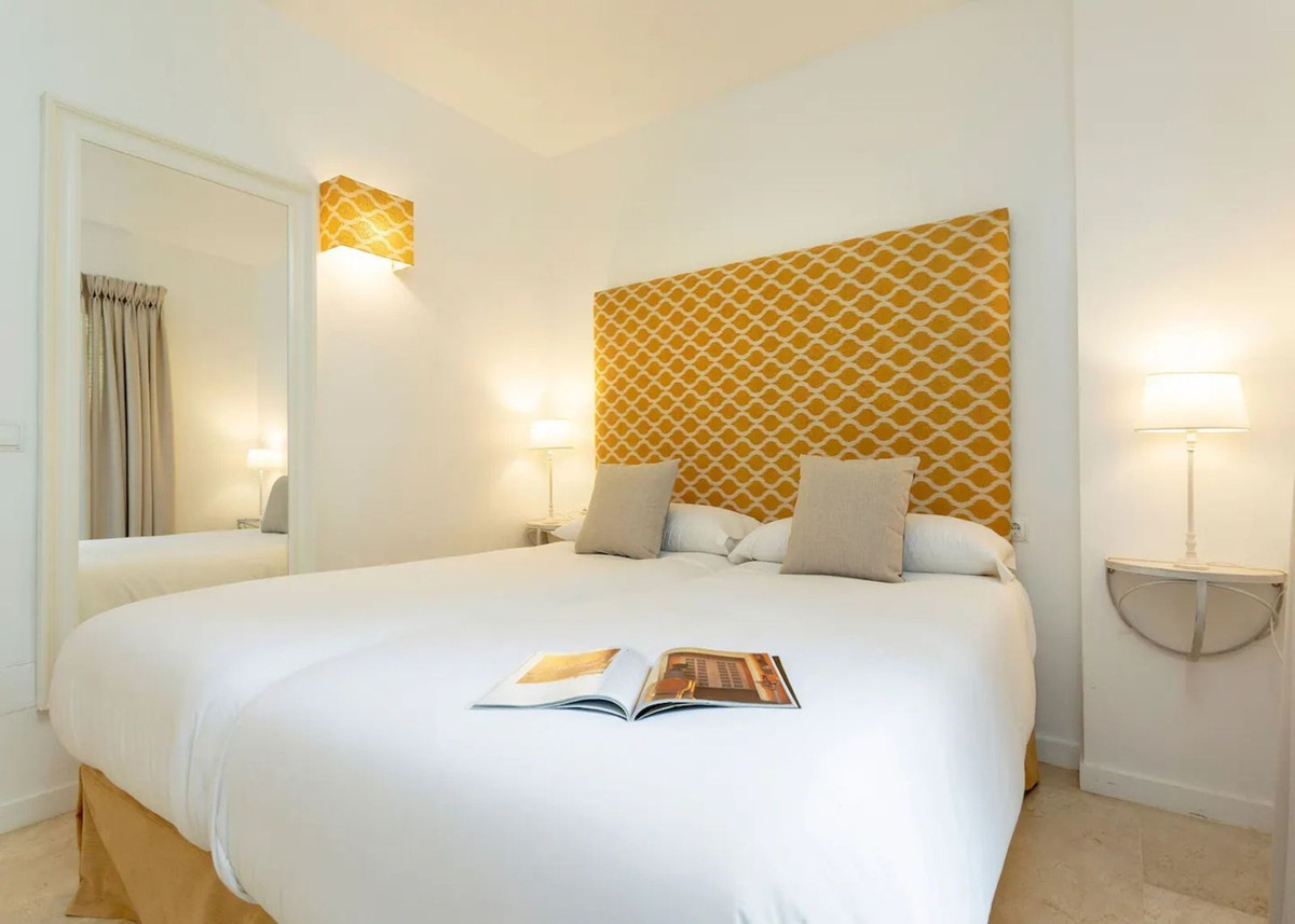 7b263c64d2d0a8c56a9b29f55a10f5fa - 13