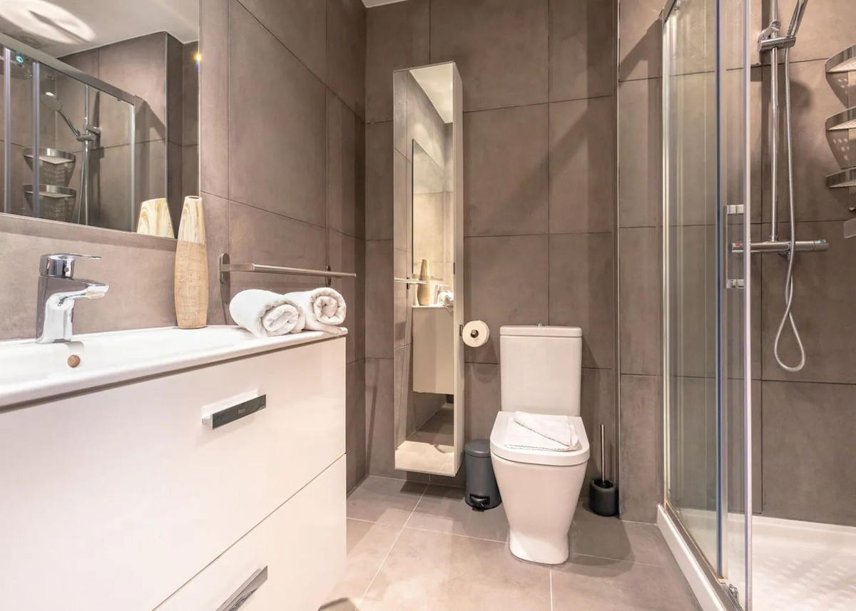 7b263c64d2d0a8c56a9b29f55a10f5fa - 14