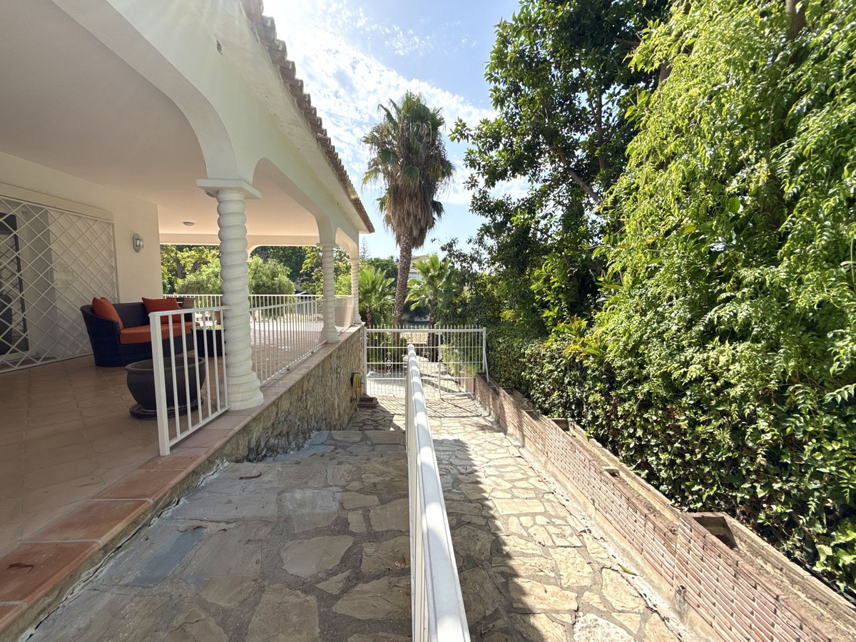 7ba373c04c3f1af12c5368acf39ea5cd - 11