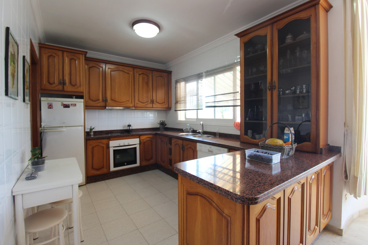 7d96b9362b7740653a54316185d652e9 - 26