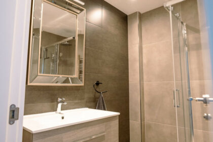 7e08091ada4d9040791396bc92c00932 - 10