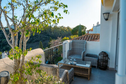 7e08091ada4d9040791396bc92c00932 - 14