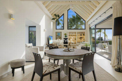 8108e9671f8ff5d3699f0d69970ba7ad - 14