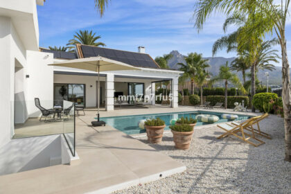 8108e9671f8ff5d3699f0d69970ba7ad - 18