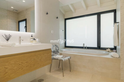 8108e9671f8ff5d3699f0d69970ba7ad - 25