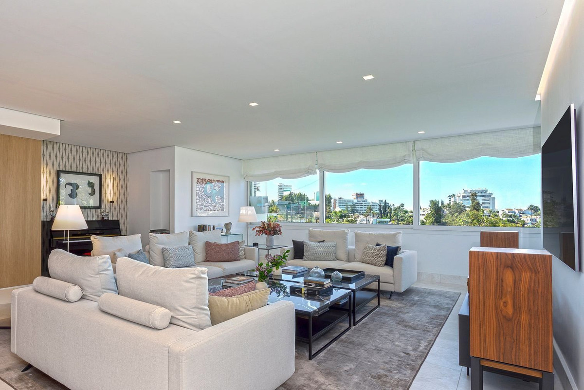 81701d66b355b53e3c8d7e464c93ac2e - 10