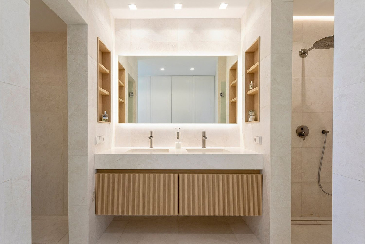 81701d66b355b53e3c8d7e464c93ac2e - 4