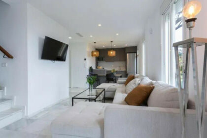 81d60cf7bbcf765be40e45e84a362ed3 - 9