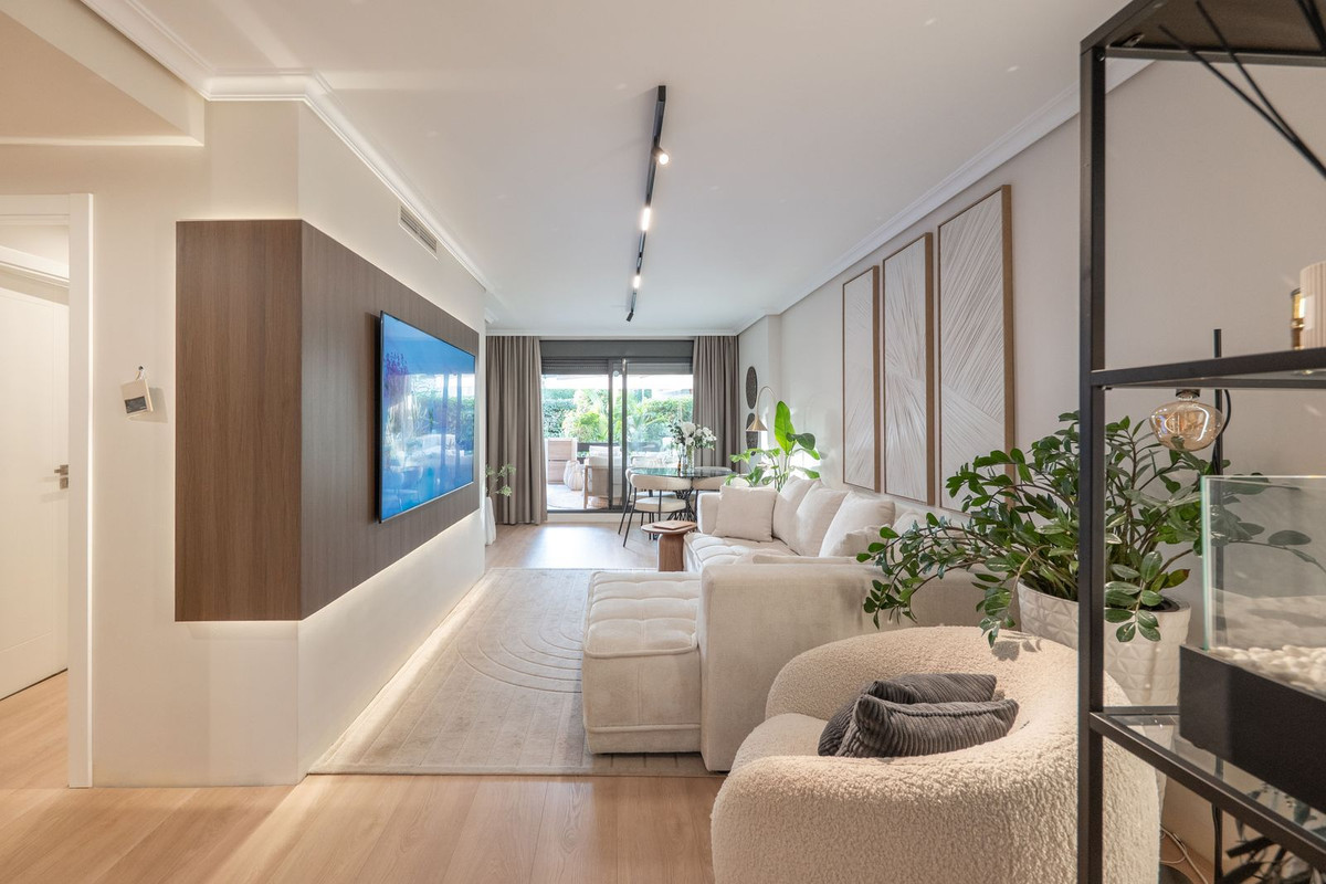 81d826a6377c6477e9d2a9be93f0773c - 1