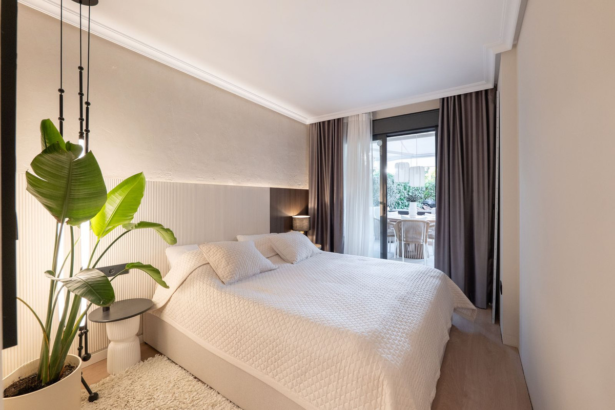 81d826a6377c6477e9d2a9be93f0773c - 14