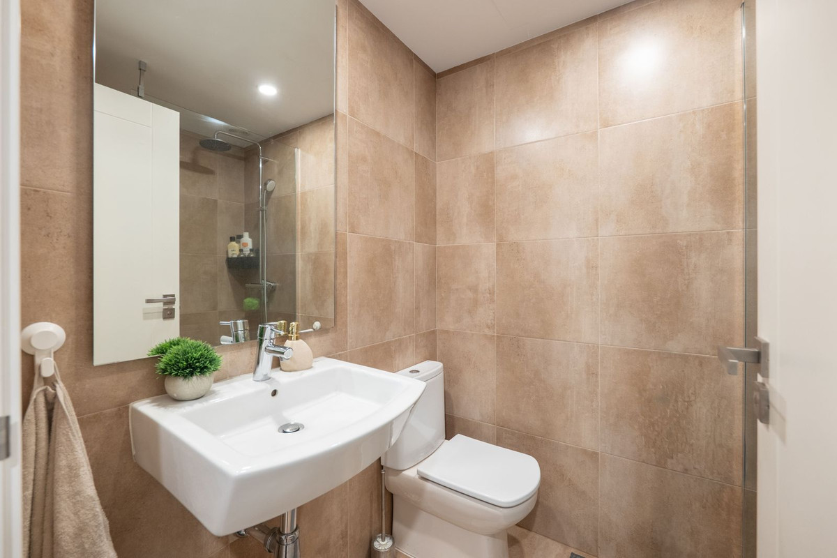 81d826a6377c6477e9d2a9be93f0773c - 19