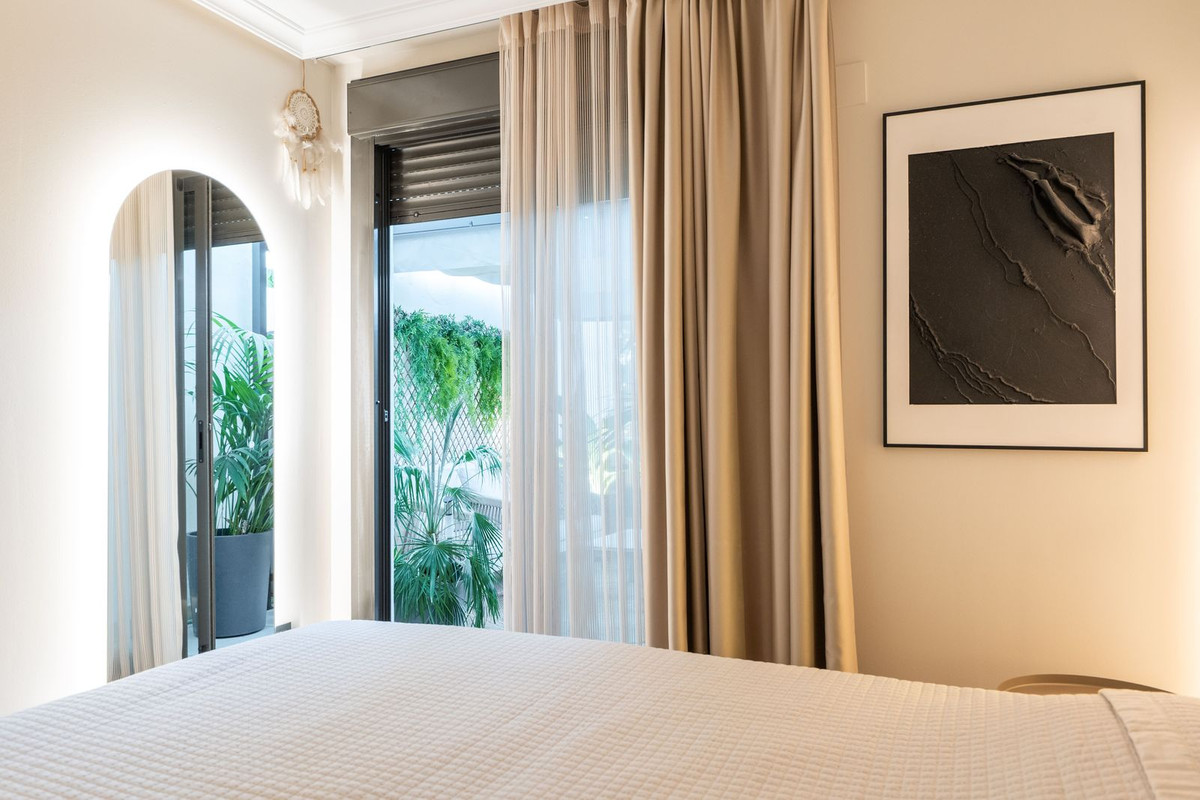 81d826a6377c6477e9d2a9be93f0773c - 24