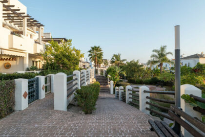 81d826a6377c6477e9d2a9be93f0773c - 27