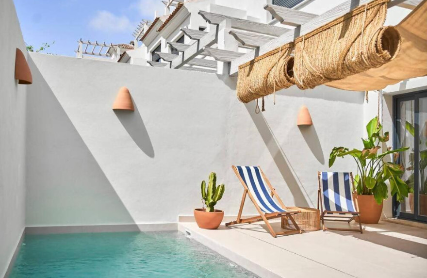 8245ab4292153f4f89d469d38e346d0b - 1