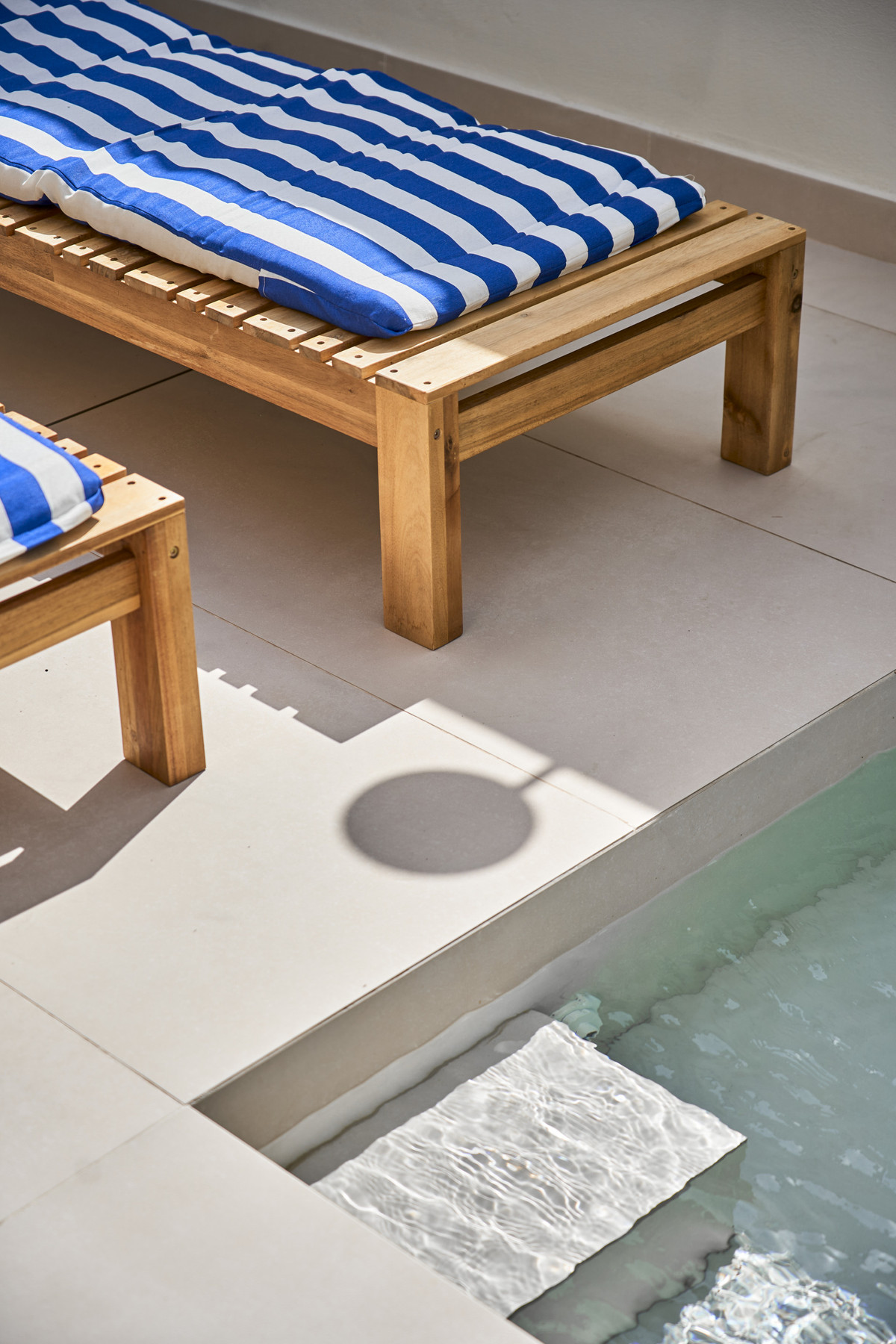 8245ab4292153f4f89d469d38e346d0b - 24