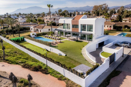 82b1f28a542e337fcb64c9975c453b79 - 4