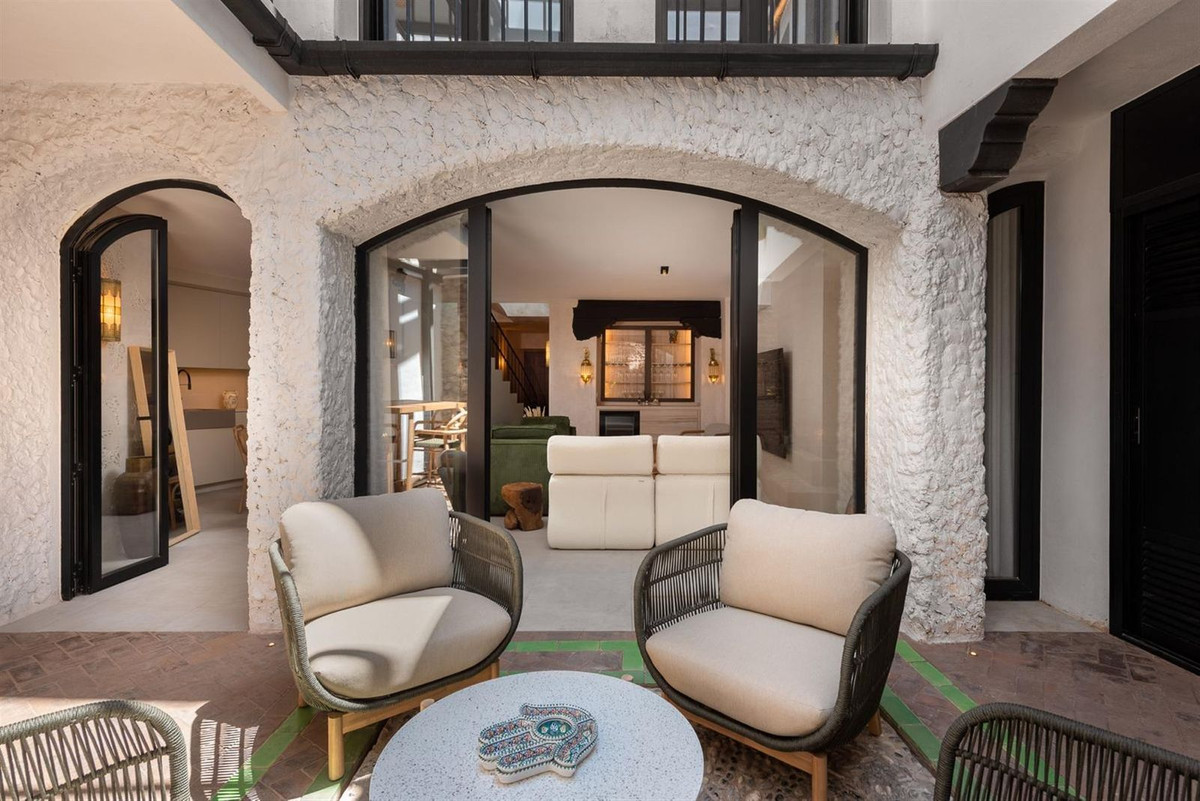 82cf342a5ef71e46146da050e19d6e5e - 12