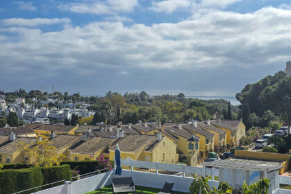 82f0081b785359266fdb77e8f0f0de2b - 24