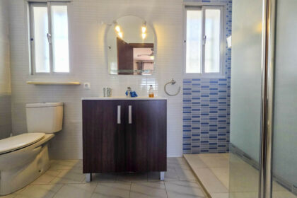 82f0081b785359266fdb77e8f0f0de2b - 44