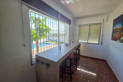 82f0081b785359266fdb77e8f0f0de2b - 56