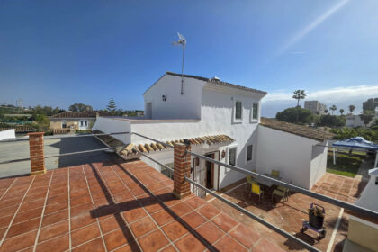 82f0081b785359266fdb77e8f0f0de2b - 61