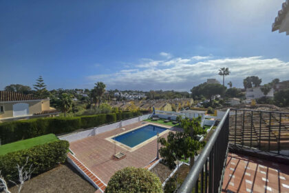 82f0081b785359266fdb77e8f0f0de2b - 9